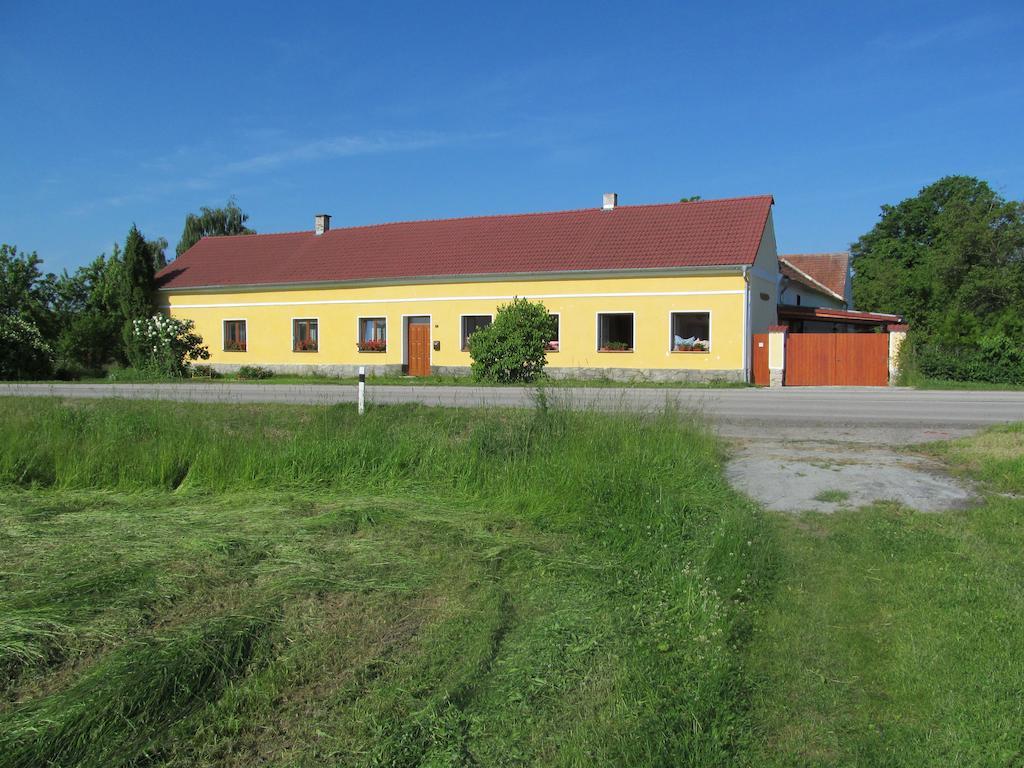 Pension Otevek Trhove Sviny Luaran gambar
